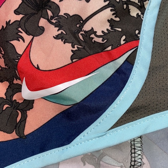 Nike Women's Tempo Luxe Icon Clash Tempo Running Shorts - Picture 6 of 7